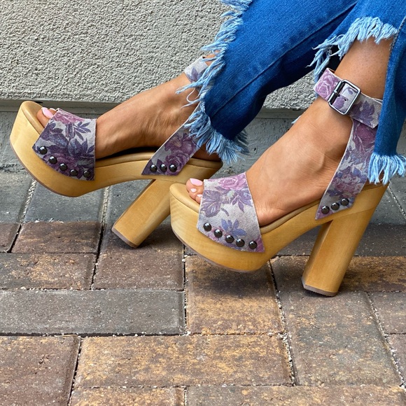 Genuine Leather Floral Print Wooden Tower Platform - Picture 6 of 11